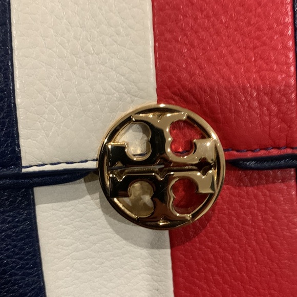 Stunning mini Tory Burch bag. Used once or twice. Excellent condition. Authentic - Picture 5 of 9